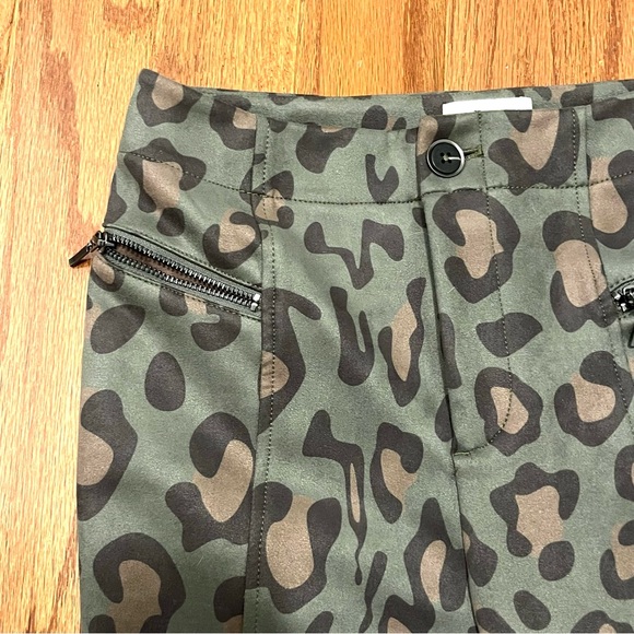 Maeve Anthropologie high rise green suede leopard print zipper legging pants - Picture 14 of 17